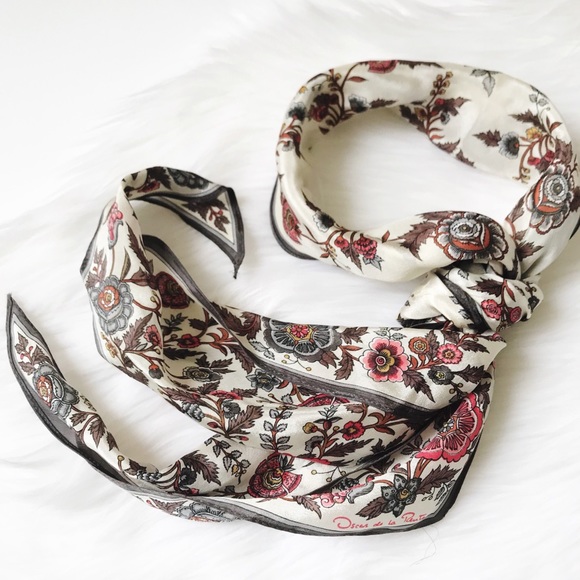 Oscar de la Renta Accessories - Oscar de la Renta Silk Floral Multicolor Scarf